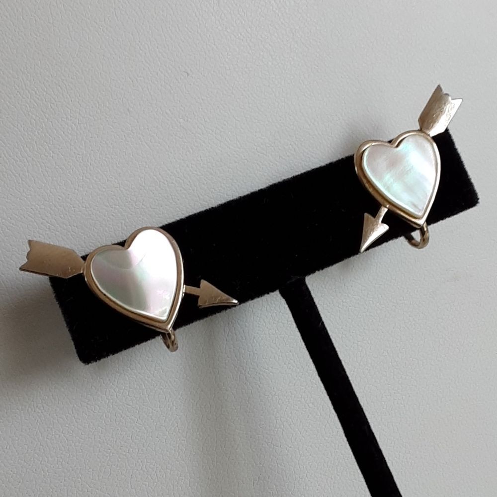 Cupid's Arrow Mother of Pearl Silver Tone Screw Back Earrings - Vtg